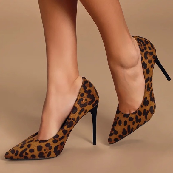 Lulu’s Verra Leopard Suede Pumps - Picture 9 of 9